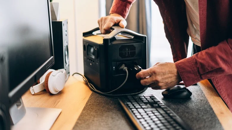 چگونه با استفاده از UPS از قطع برق جلوگیری کنیم؟